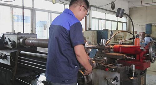 Taller de procesamiento de planchas metálicas