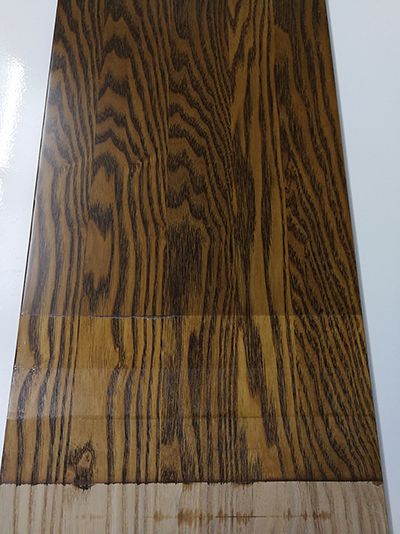 Muestras de madera barnizada
